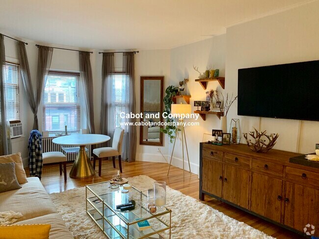 Building Photo - 213 Newbury St Unit 7A Rental