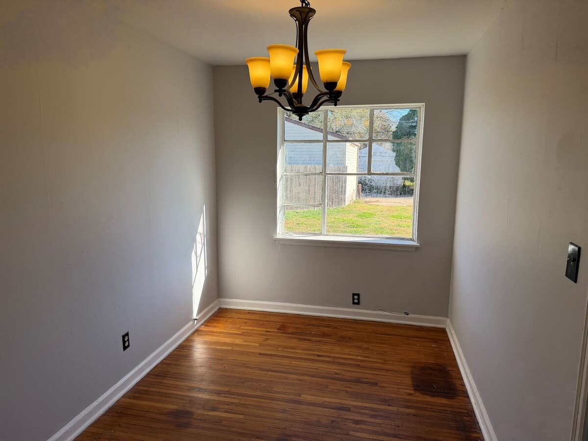 Photo - 706 S Hunter