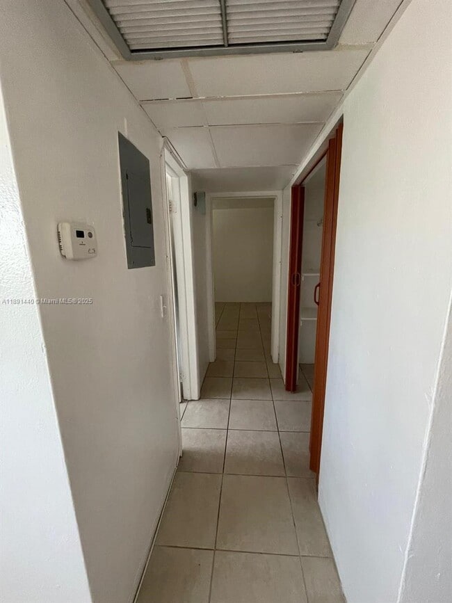 Photo - 16851 NE 18th Ave Unidad 212