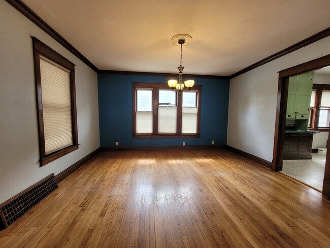 Photo - 1009 N Oneida St