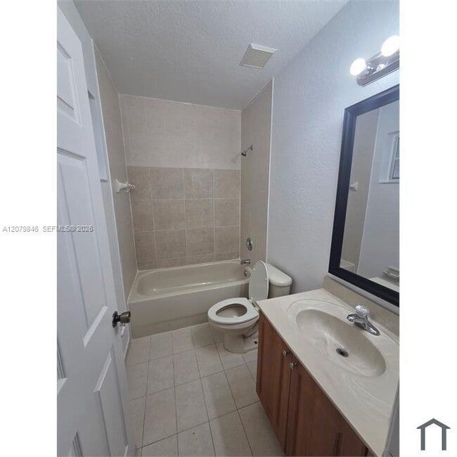 875 SW 6th Pl