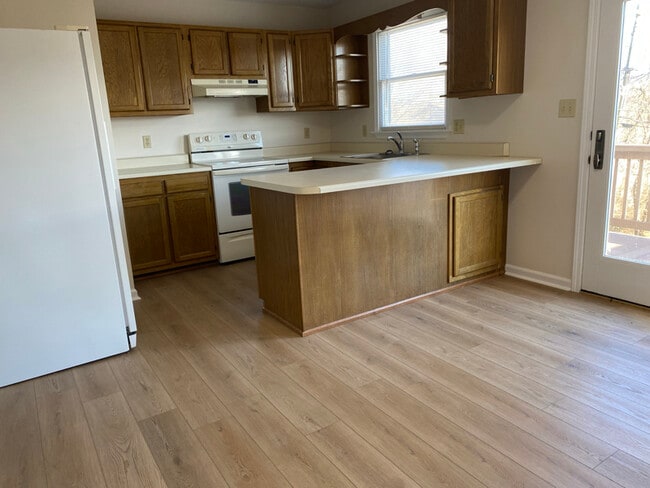 Photo - 506 Dover St