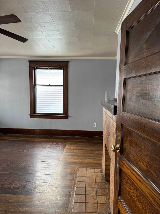 Photo - 1245 W 9th St Unit 1245 W 9th St - 2nd Fl