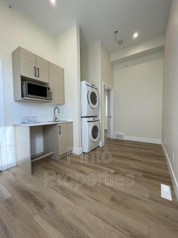 Photo - 8715-8110 110 St NW