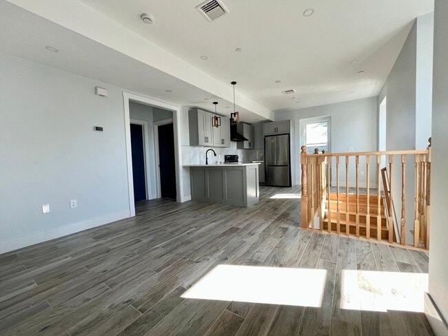 Building Photo - 116 Evans St Unit 3