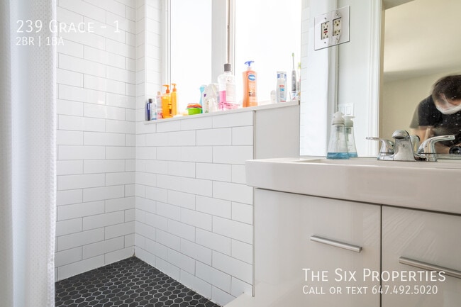 Photo - Beautiful Two Bedroom Apartment Unit 1