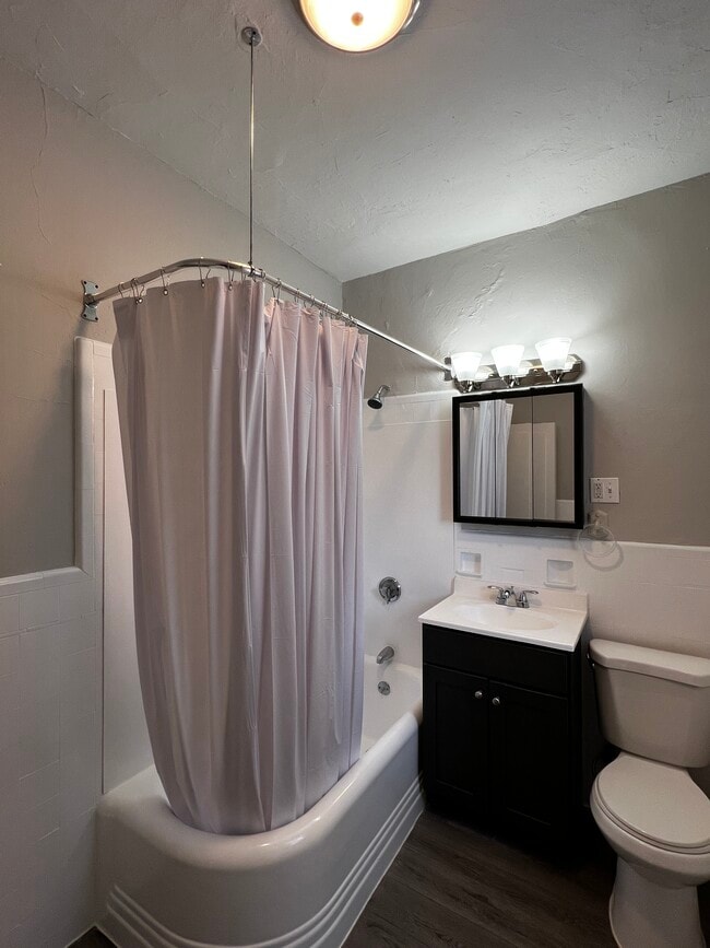 Photo - 1140 River St