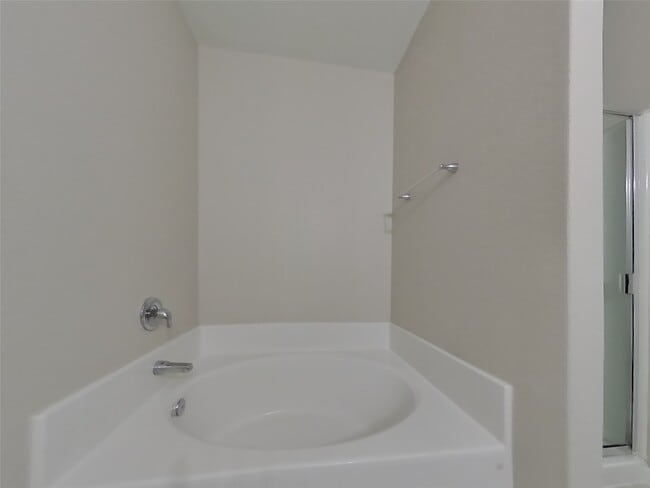 Building Photo - 916 American Monarch Dr