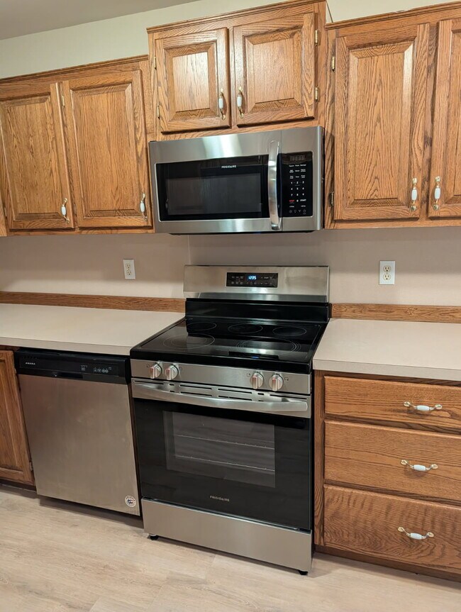 Photo - 3490 Scotland Rd