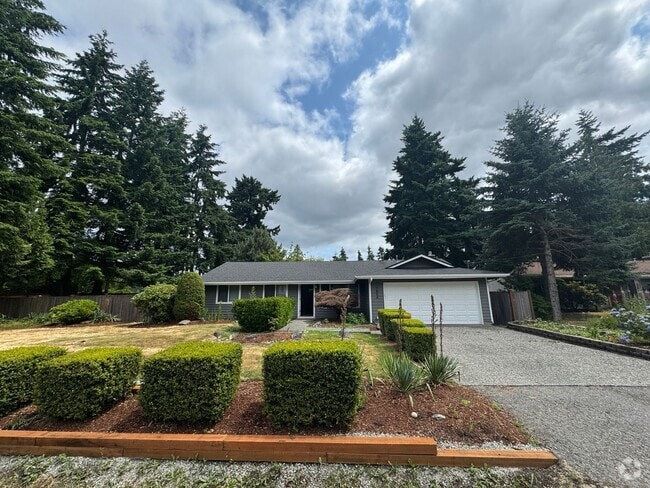 Building Photo - 3 Bedroom 2 Bathroom Home in Kirkland