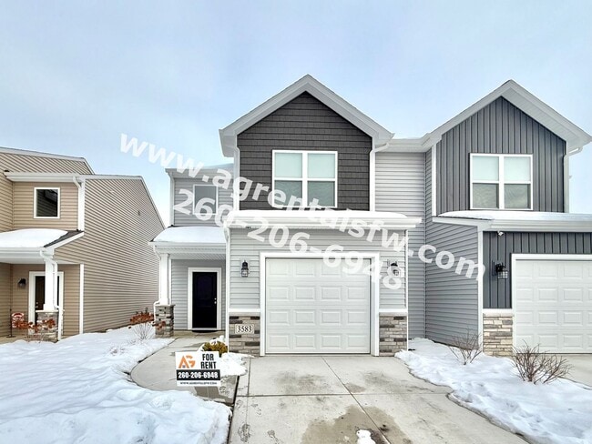 Building Photo - 3 Bedroom Residence