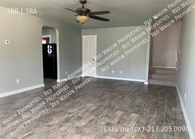 Photo - 25243 Cambridge Wl