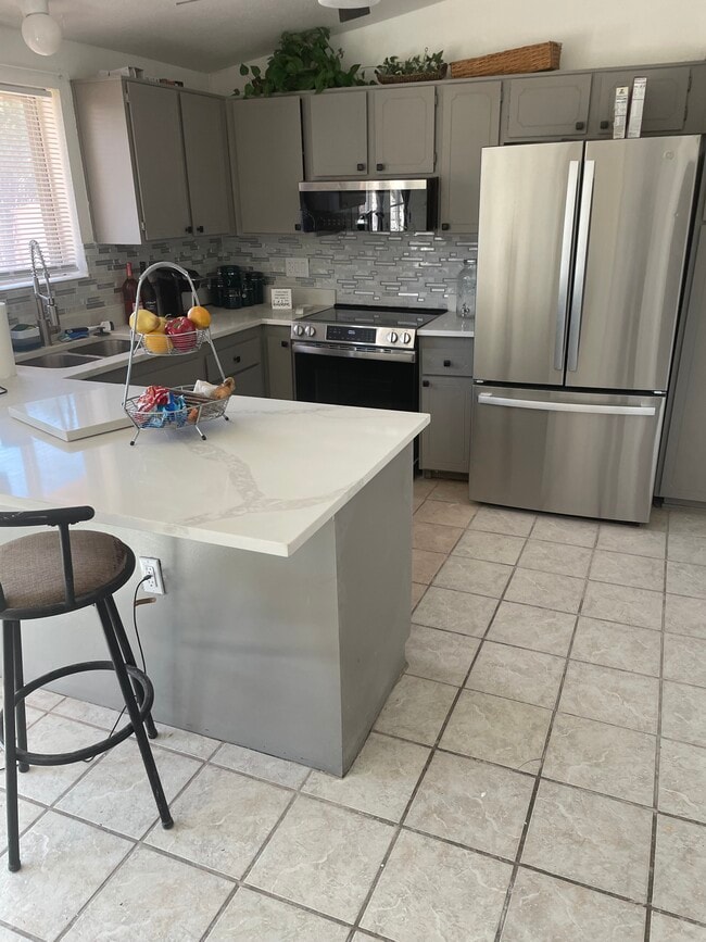 Kitchen - 232 E Mallard Cir House