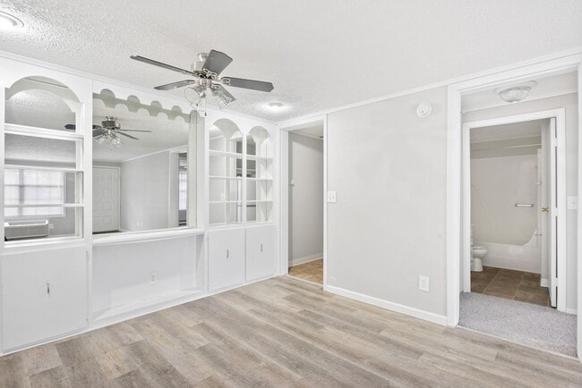 Photo - Independence Village  - FALL REDUCED RENT