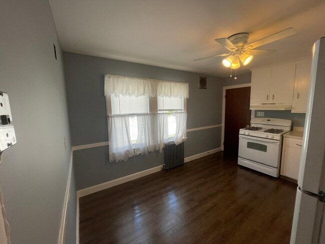 Building Photo - 23 Thayer St Unit 1