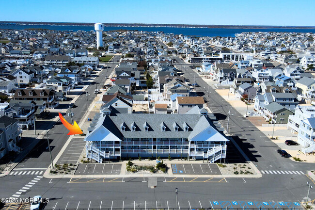 Building Photo - 1935 Oceanfront Unit 12 Rental