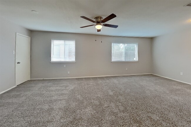 22702 Market Square Ln