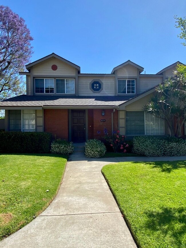 East Ventura - Three bedroom Townhome in R... - East Ventura - Three bedroom Townhome in R...