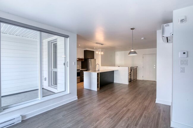 Photo - 9675 Av. Papineau Unit 127