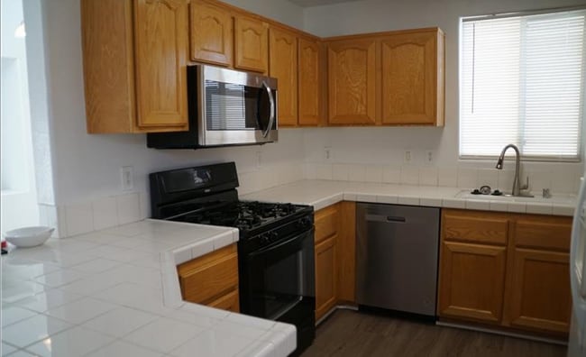 Photo - 7353 Catmint St