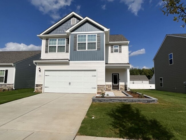Newer 3 Bed House in East Charlotte - Newer 3 Bed House in East Charlotte