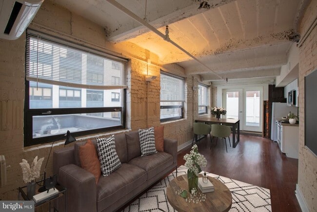 Photo - 1501 Locust St