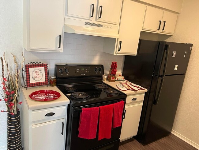 Building Photo - Summit Ridge 168 OK