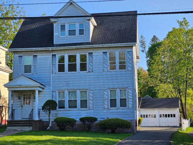 Building Photo - 454 Fountain St Unit 2