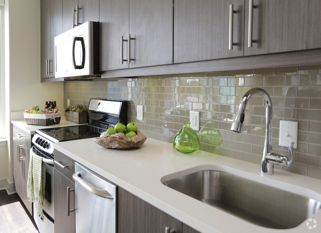 kitchen - 1BR, 1BA - 606 SF