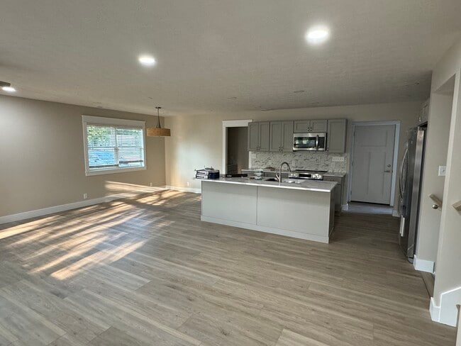 Photo - 1848 Garden St