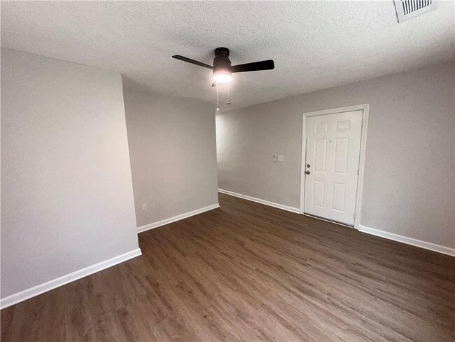 Photo - 197 South Ave SE