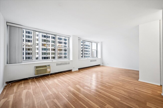 Photo - 4250 N Marine Dr Unit 1523