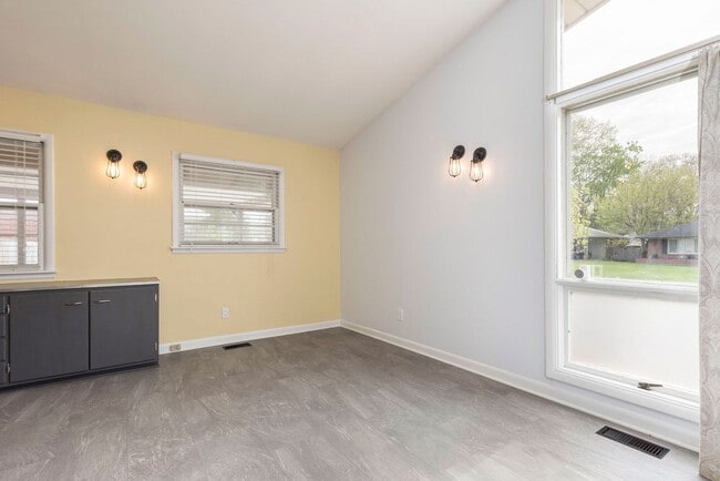 Photo - 3025 Vogue Ave