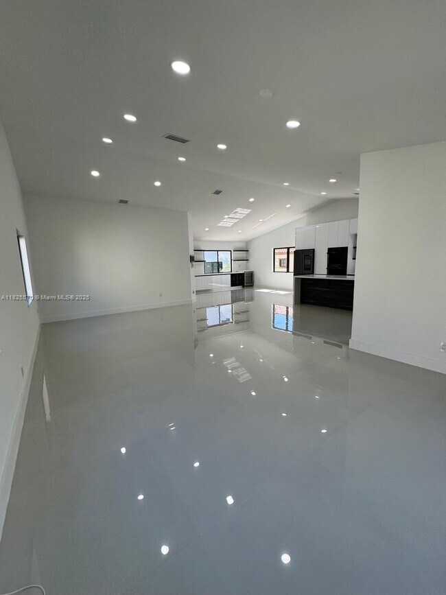 Photo - 1205 Wallace St