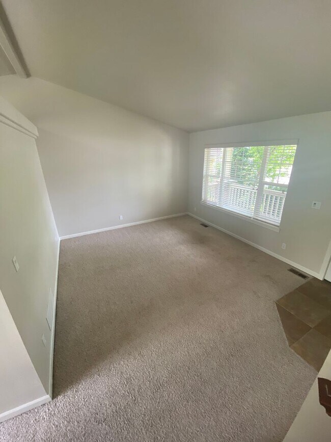 Photo - LARGE SINGLE FAMILY HOME ON CORNWALL (RPM#220)