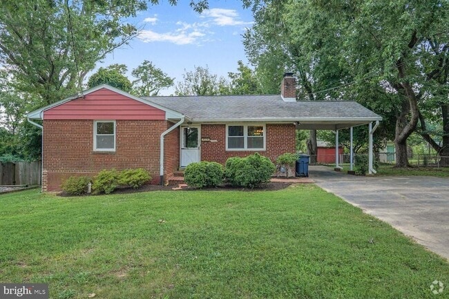 Building Photo - 2703 Dawn Dr Rental
