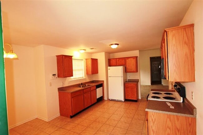 Photo - 601 Sherard Cir