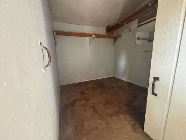 Photo - Studio Apartment Blocks from Downtown La Crosse Unit Apt 2