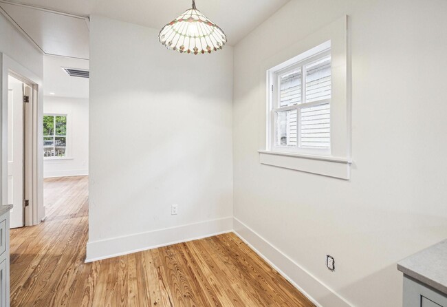 Building Photo - 2114 Hardy St