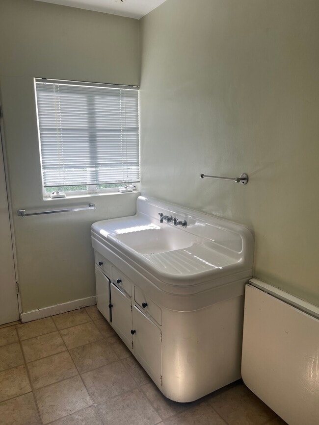 Photo - 27 E University Blvd Unit 29