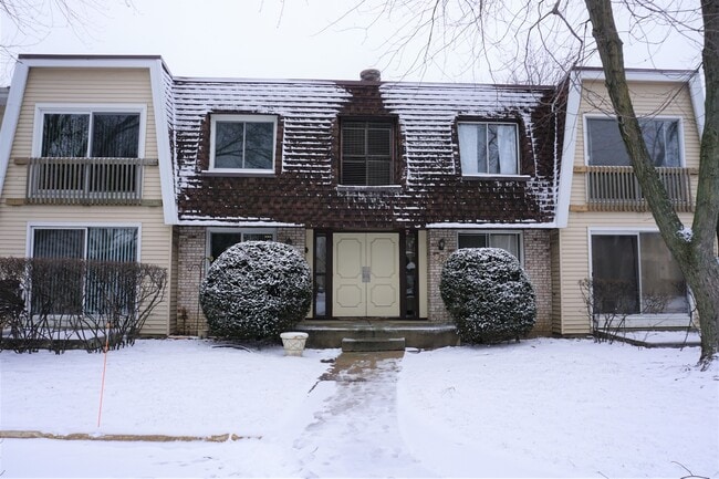 Building Photo - 2920 Roberts Dr Unit 5