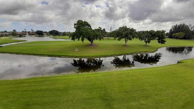 Building Photo - 4539 Luxemburg Ct Unit 307