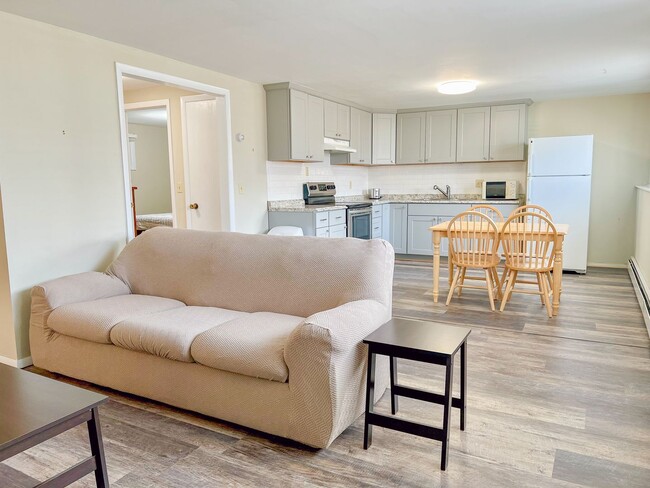 215 Main St Unit 4