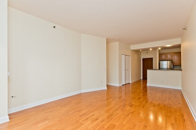 Photo - 1322 S Prairie Ave Unit 609