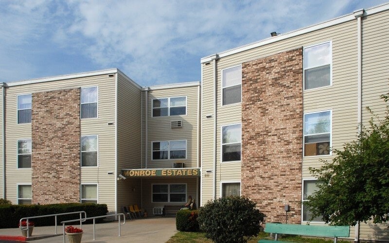 Photo - 601 N Monroe St