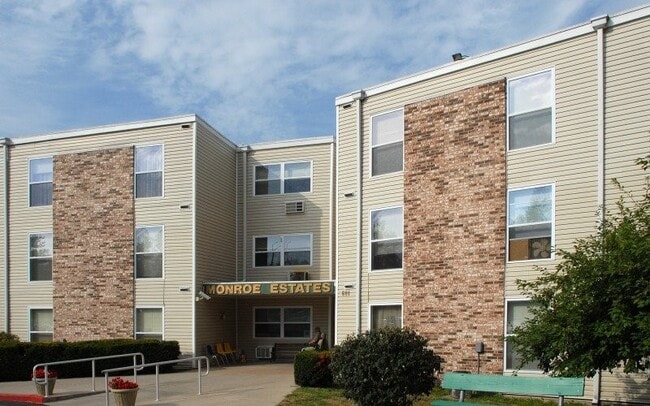 Building Photo - 601 N Monroe St Rental
