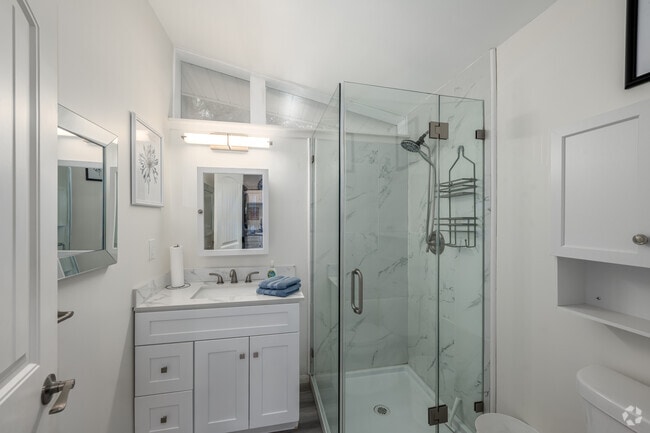6681 La Jolla Dr - 1BR, 1BA - 450SF - Primary Bathroom