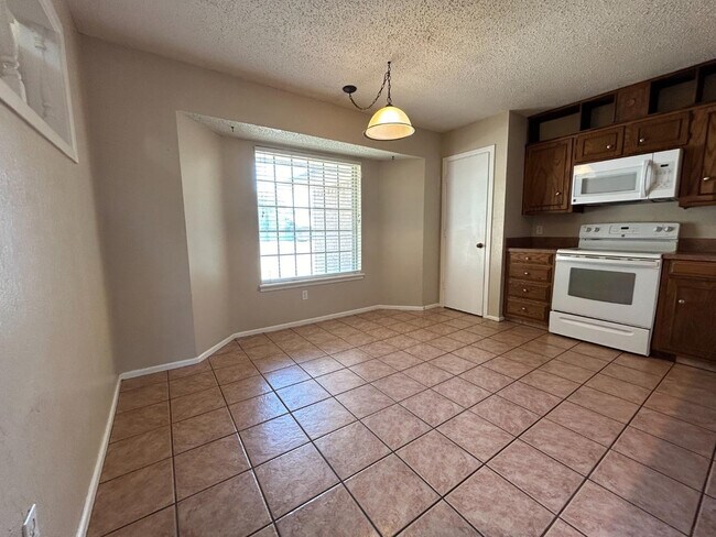 Photo - 5504 Amherst St