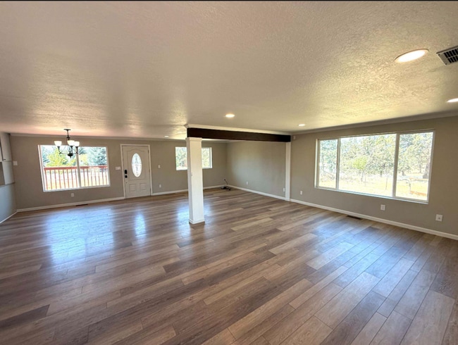 Photo - CHECK OUT THIS BEAUTIFUL HOME ON ACERAGE JUST MINUTES FROM REDMOND!