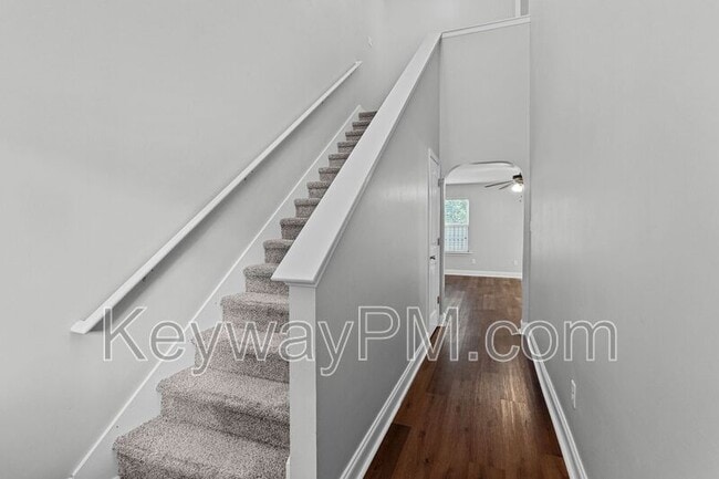 Photo - 1132 Sierra Ln